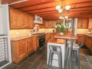 Dishwasher, cookware/dishes/utensils