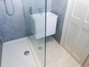 Shower - Artists Cottage (Richmond)