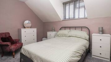 2 bedrooms, individually decorated, individually furnished, free WiFi