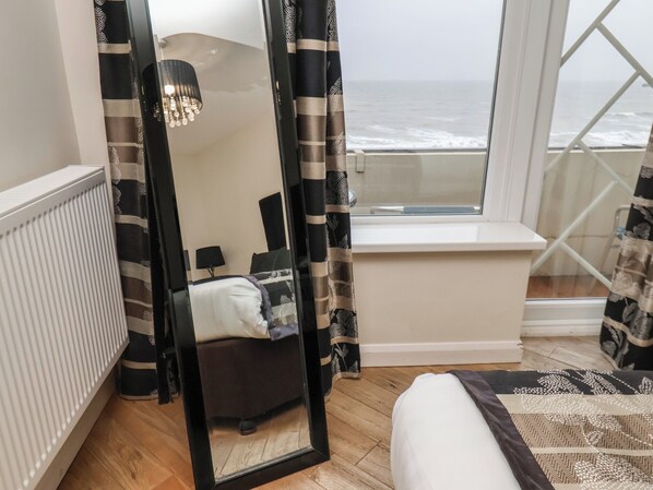 1 kamar tidur dan didekorasi berbeda-beda