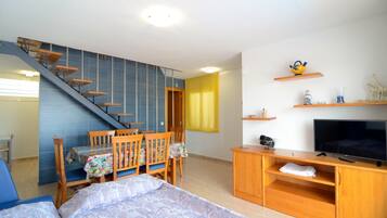 Căn hộ phong cách cổ điển, 4 phòng ngủ | 15 phòng ngủ, bàn ủi/dụng cụ ủi quần áo