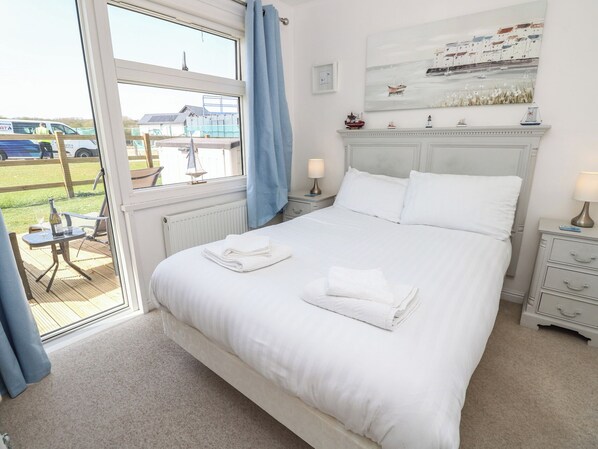 Mökki | 2 makuuhuonetta, yksilöllisesti sisustettu, yksilöllisesti kalustettu