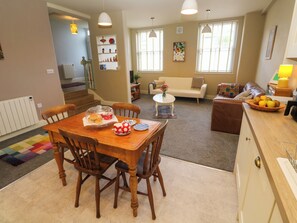 Living area - Cottage Annex (Falmouth)