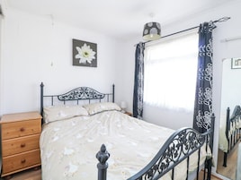 2 bedrooms, individually decorated, individually furnished, free WiFi