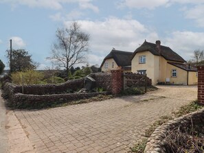 Property grounds - Badger's Den (Budleigh Salterton)