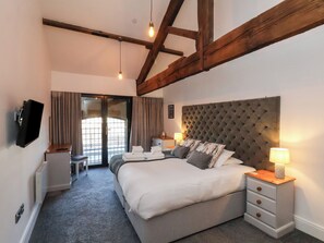 Cottage | Interior - Duchess of Hamilton @ Engine Shed (Whitby)