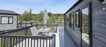 Sunset Lodge