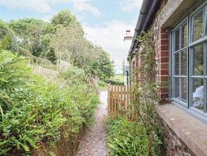 Property grounds - Hole Farm Stables (Newton Abbot)