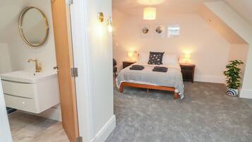 3 Schlafzimmer, individuell dekoriert, individuell eingerichtet
