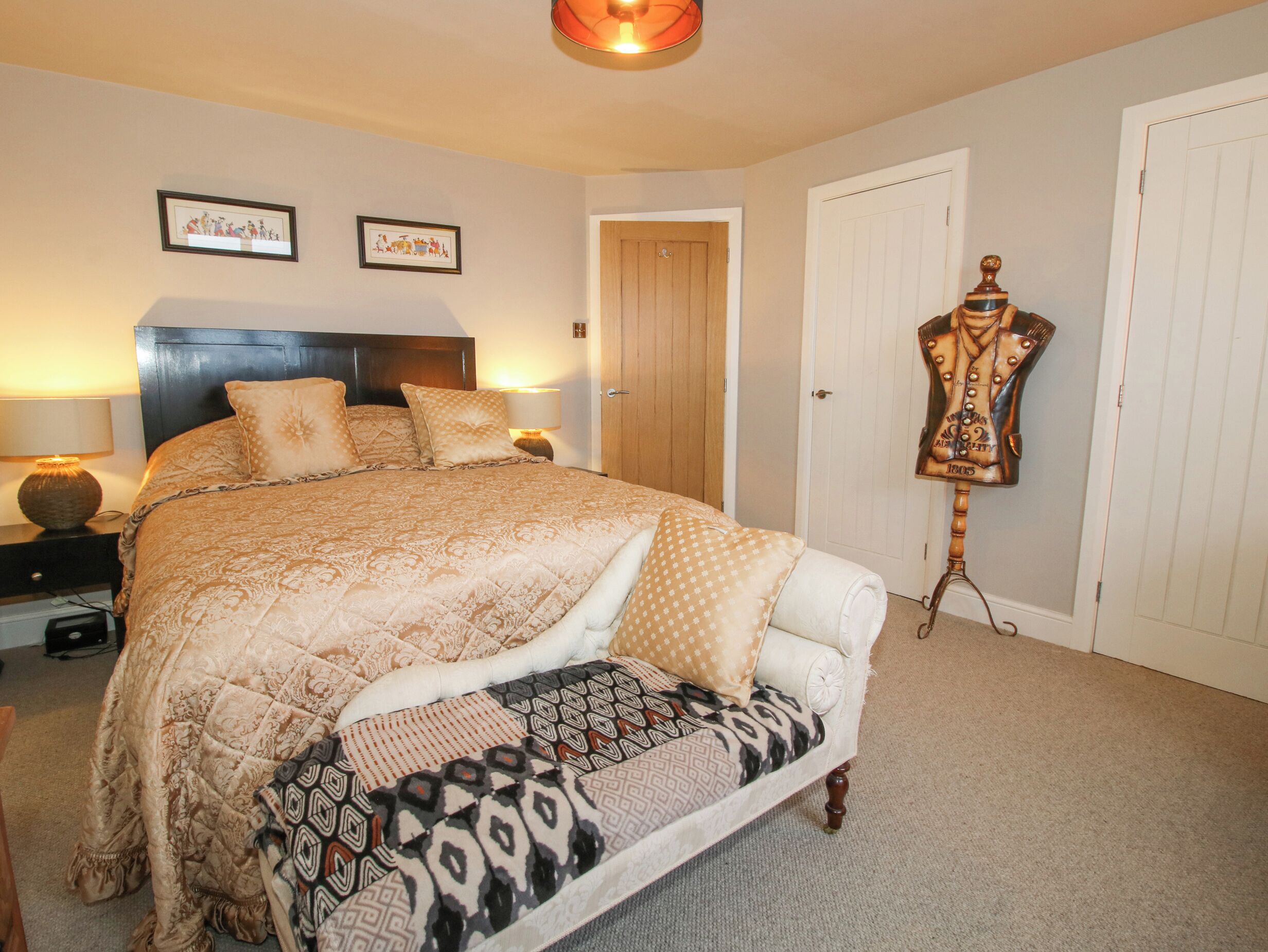 3 عدّة غرف نوم وبديكورات فريدة لكل غرفة وطراز فريد لكل وحدة