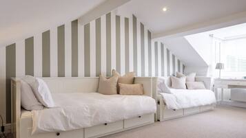 3 bedrooms, individually decorated, individually furnished, free WiFi