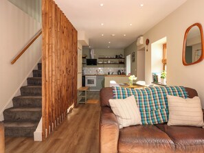 Living area - Claire's Cottage (Bangor)