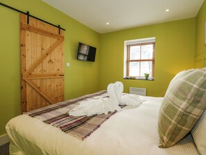 2 quartos, individualmente decorados, individualmente mobiliados