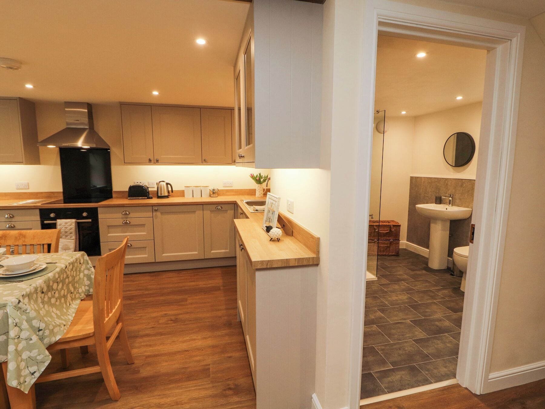 Lave-vaisselle, vaisselle et ustensiles