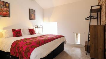 4 bedrooms, WiFi (free), individually decorated, individually furnished