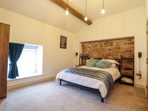 4 phòng ngủ, trang trí khác biệt 