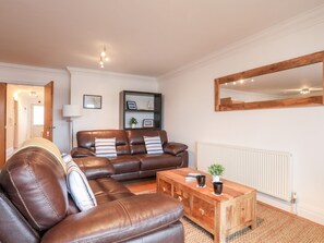 Living area - Coastal Retreat (Pwllheli)