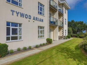 Exterior detail - Coastal Retreat (Pwllheli)