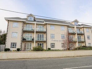 Exterior - Coastal Retreat (Pwllheli)