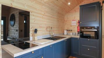 Dishwasher, cookware/dishes/utensils