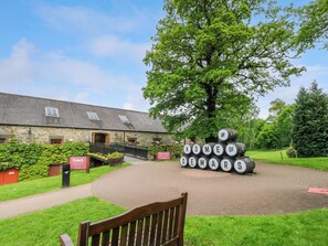 Property grounds - 6 Strathtay Lodges (Aberfeldy)