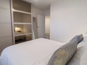 2 soverom, individuelt dekorert og individuelt innredet