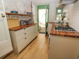 Refrigerador, lavavajillas, tetera/pava eléctrica, tostadora