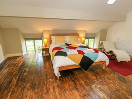 3 habitaciones, decoración personalizada y muebles diferentes 