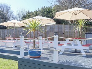 Outdoor dining - Flat 1, Big Tree Holiday Flats (Paignton)