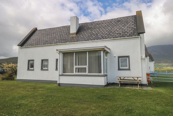 Exterior - No.5 Beach Cottages (Achill Island)