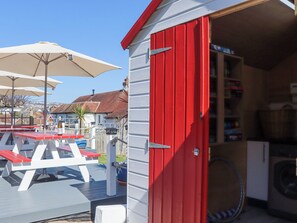 Cottage | Outdoor dining - Flat 2, Big Tree Holiday Flats (Paignton)