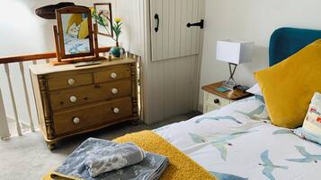 1 habitación, decoración personalizada y muebles diferentes