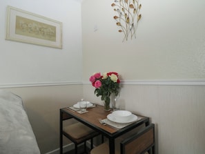 Dining - Flat 3, Big Tree Holiday Flats (Paignton)