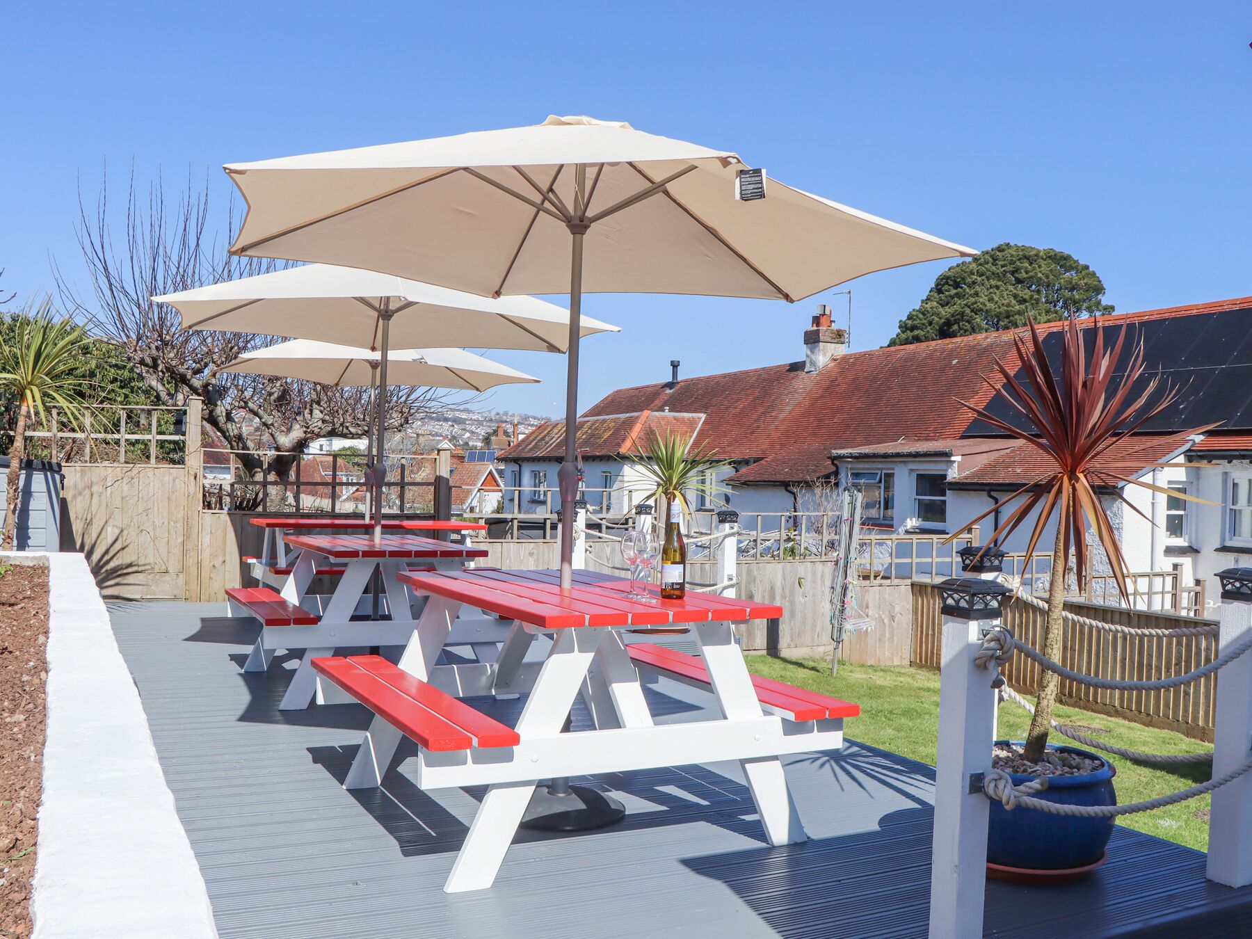 Cottage | Tempat makan luar