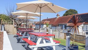 Cottage | Tempat makan luar