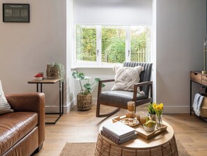 Living area - Hebog (Caernarfon)