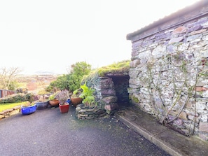 Property grounds - Johnson's Cottage (Brandon)