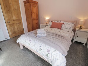 4 bedrooms, individually decorated, individually furnished, free WiFi