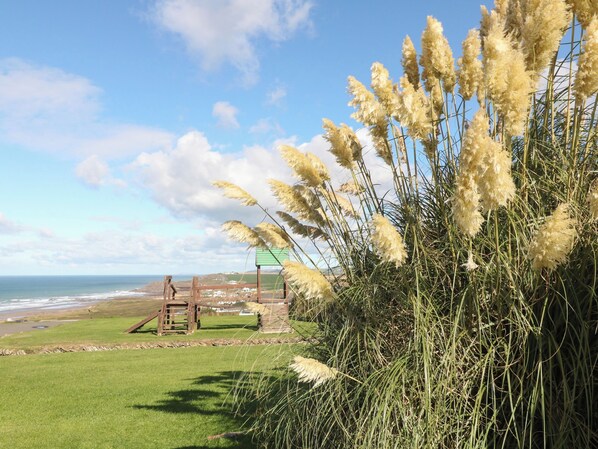 Property grounds - Atlantic Escape (Bude)