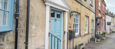 تفاصيل الفندق من الخارج