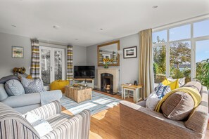 Living area - Seascape (Torpoint)