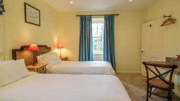 4 bedrooms, individually decorated, individually furnished, free WiFi