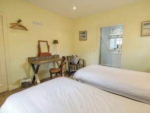 4 bedrooms, individually decorated, individually furnished, free WiFi - Kilnmark Farmhouse (Thornhill)