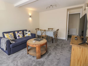 Living area - West Morton Suite (Thornhill)