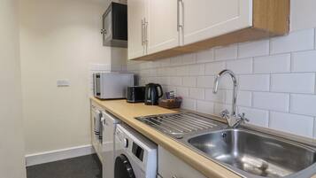 Dishwasher, cookware/dishes/utensils