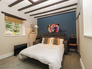 6 makuuhuonetta, yksilöllisesti sisustettu, yksilöllisesti kalustettu