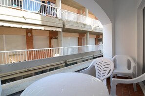 Outdoor dining - Apartment in Estartit for 6 People (Torroella de Montgrí)