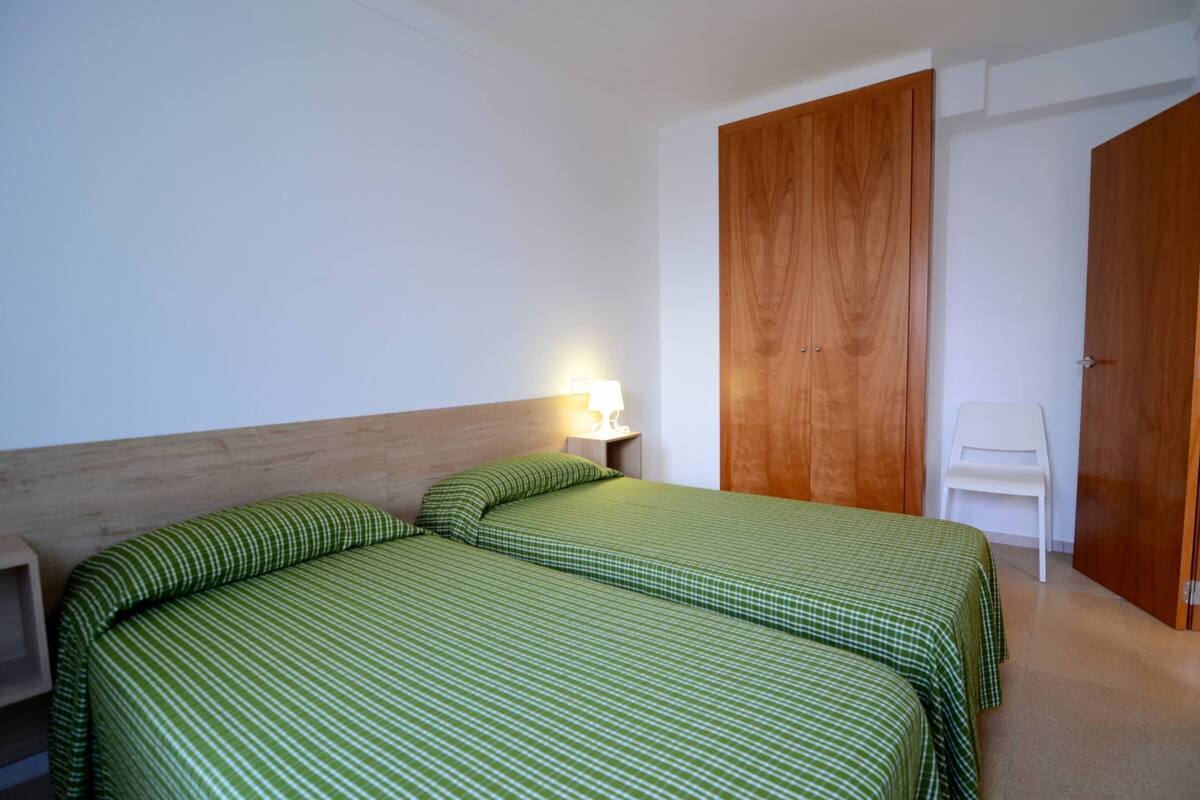 Apartamento Confort, 4 habitaciones | 6 dormitorios y tabla de planchar con plancha