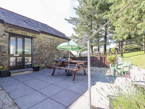 Cottage | Outdoor dining