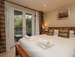 4 quartos, individualmente decorados, individualmente mobiliados